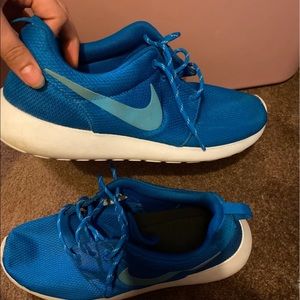 Blue Nike Roshe Run